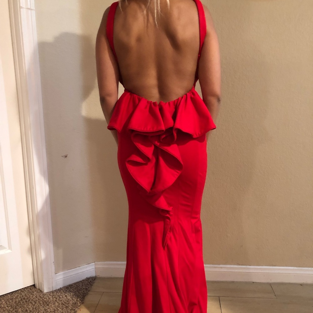 Red Elegant Backless Maxi Dress